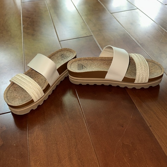 Reef ~ Cushion Vista Hi Sandals - Picture 2 of 4